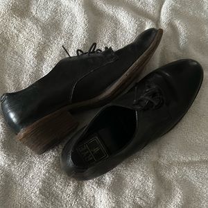 Cute and comfortable Frye Vintage shoes!